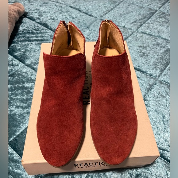 KENNETH COLE REACTION women suede ankle boots/burgundy size 6 - Picture 11 of 11
